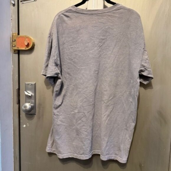 Retro Queen Of Soul Aretha Franklin Distressed Graphic Tee - Unisex - Picture 10 of 16